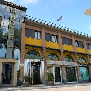 https://hotel-futura-centro-congressi.hotels-amalfi.com